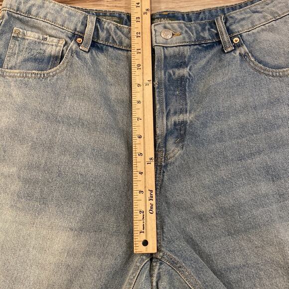 NWOT WILD FABLE High Rise Bermuda Distressed Denim Shorts 18 - Picture 4 of 9